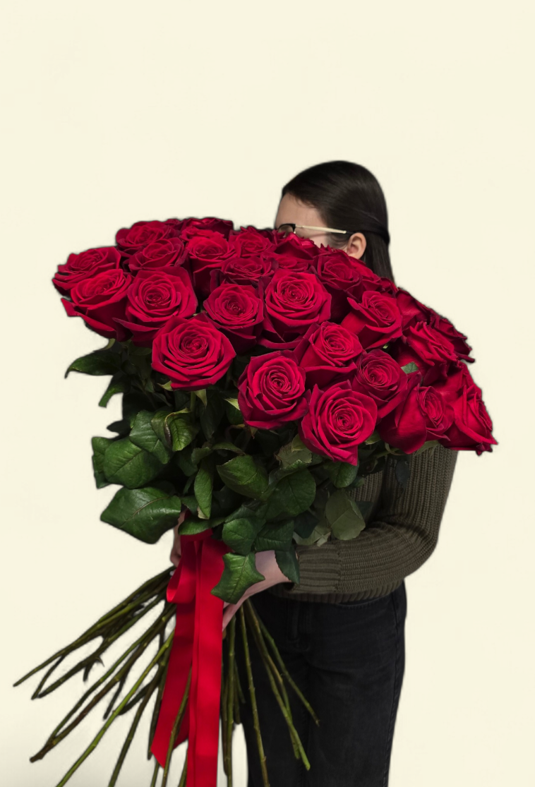 90cm Long-Stem Red Roses